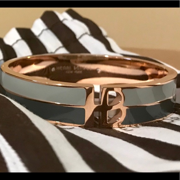 BNWT Henri Bendel logo enamel bangle - Picture 1 of 3